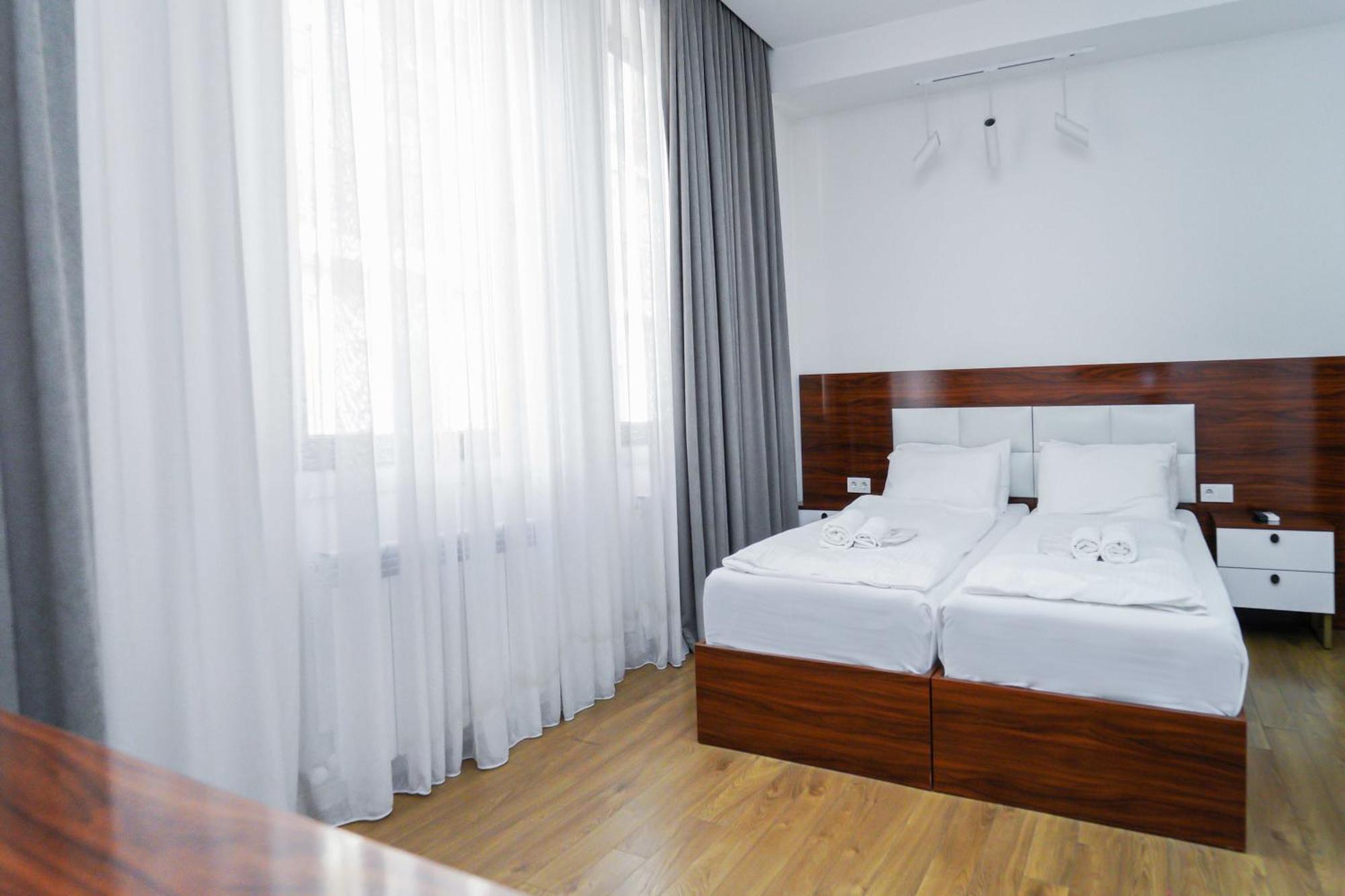 Hotel Type Rooms On Avenue Melikishvili, City Center Tbilisi Eksteriør billede